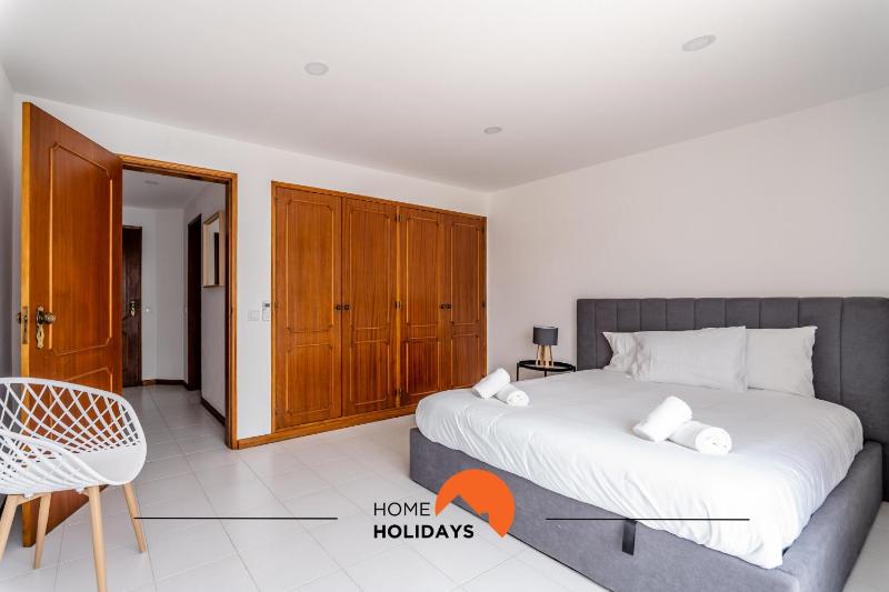 #169 3BR Medronheira Spacious & Relax - image 19