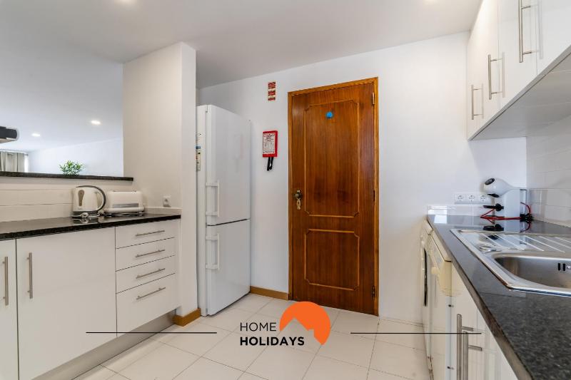 #169 3BR Medronheira Spacious & Relax - image 16