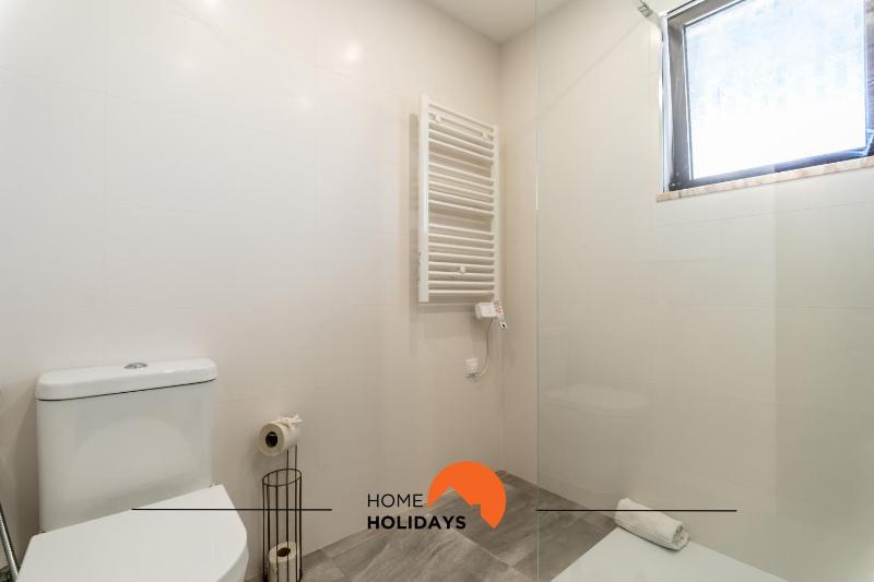 #169 3BR Medronheira Spacious & Relax - image 12