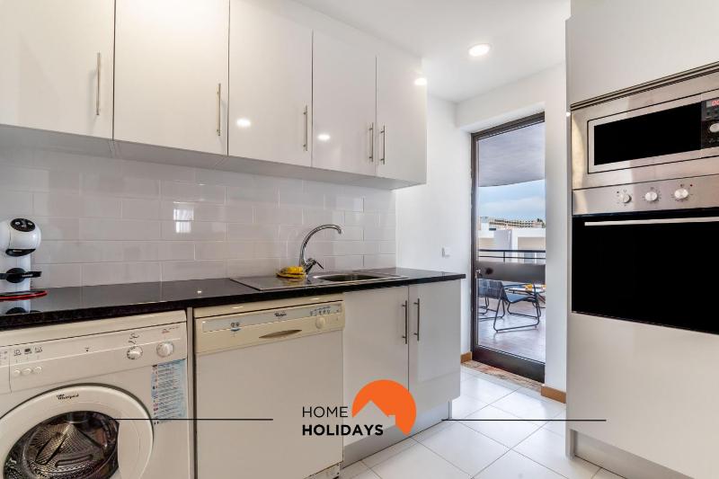 #169 3BR Medronheira Spacious & Relax - image 50