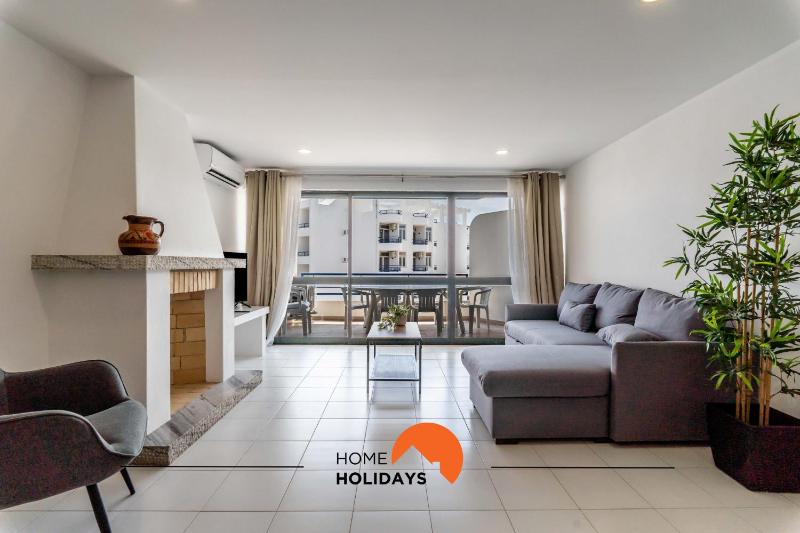 #169 3BR Medronheira Spacious & Relax - image 34