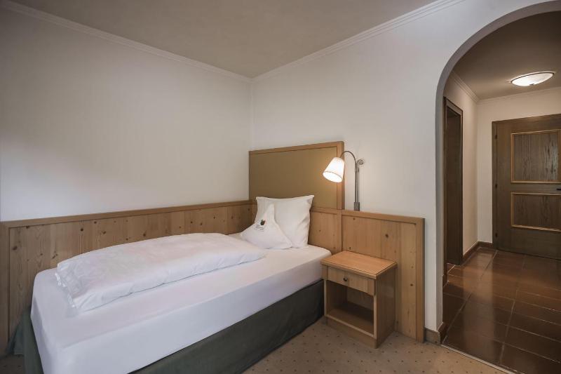 Single Room with Balcony image 4