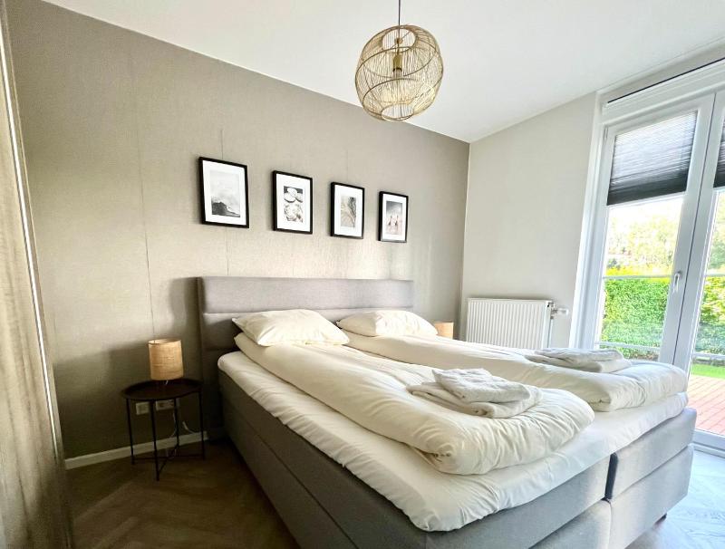 One-Bedroom Apartment image 3