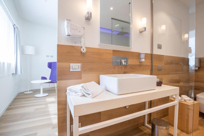 Junior Suite image 3