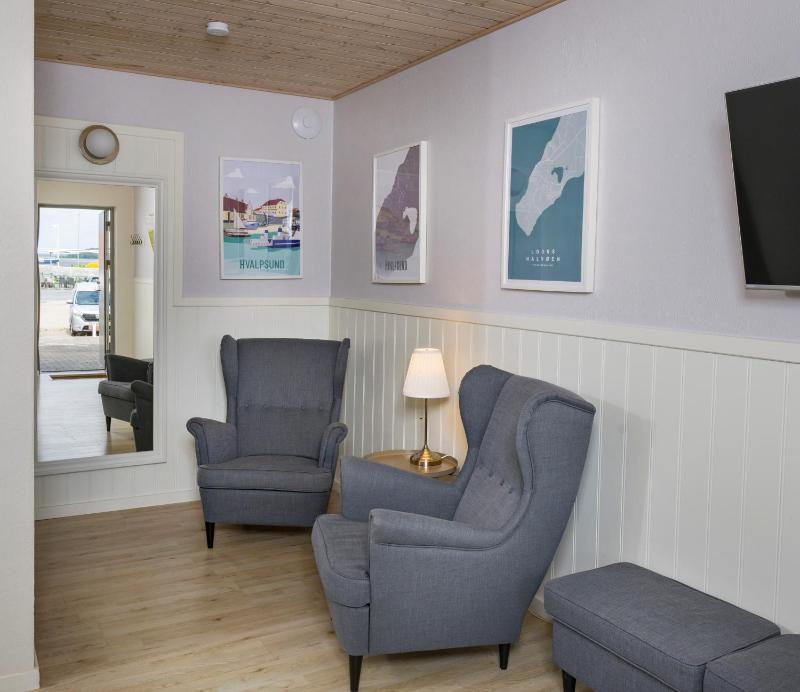 Quadruple Room image 2