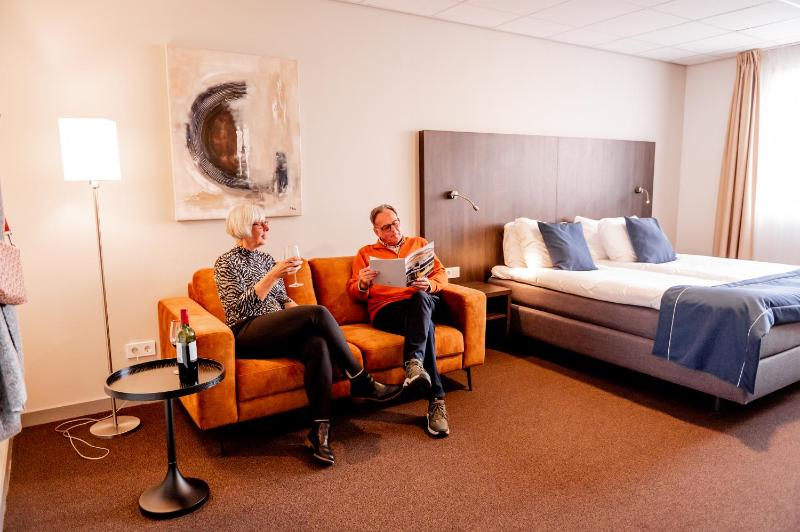 Comfort Twin Room image 4