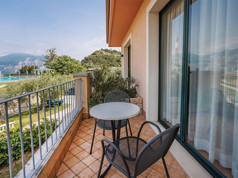 Double or Twin Room with Garden View image 4