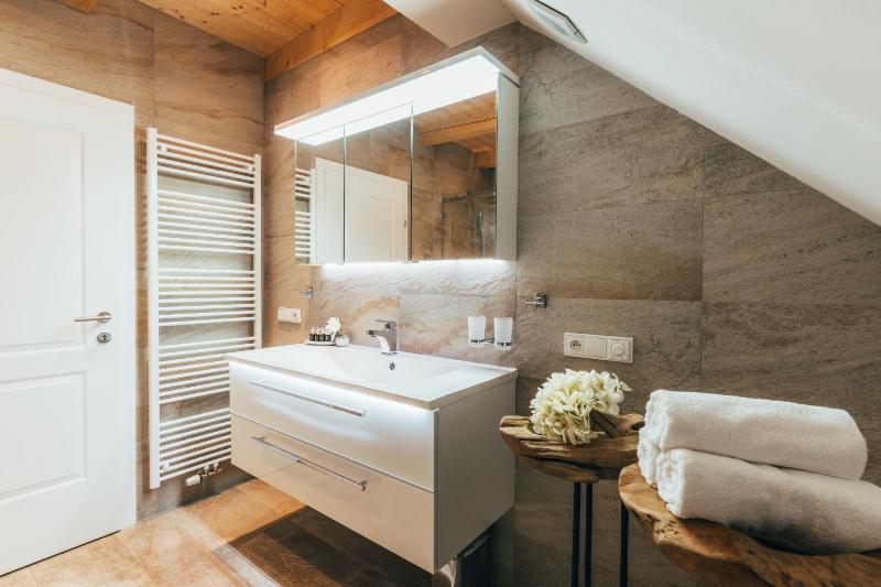 Luxury Apartment image 3