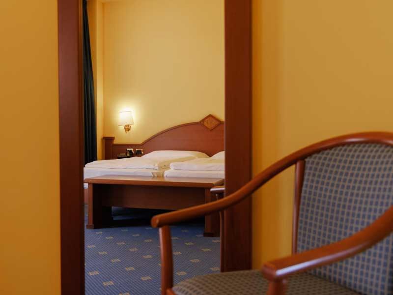 Quadruple Room with Lake View image 2