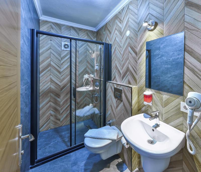 Superior Double Room image 3