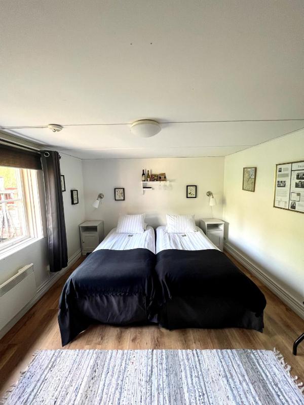 Twin Room image 3