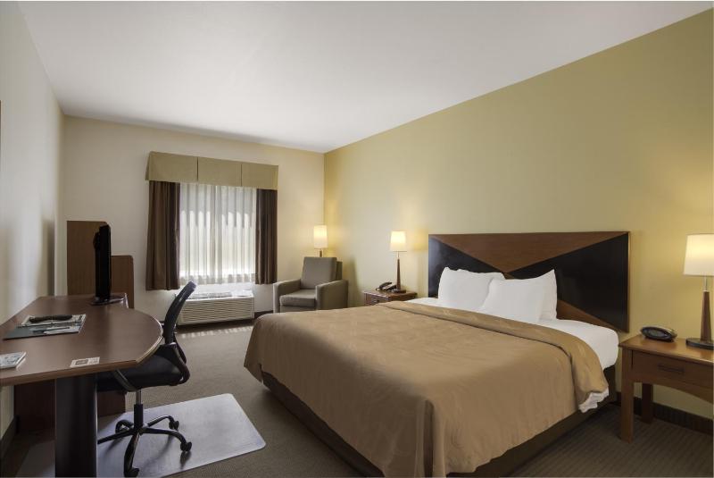 King Room - Non-Smoking image 3