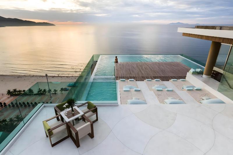 Stunning Apartments Across My Khe Beach ! Rooftop Pool & Gym - image 9