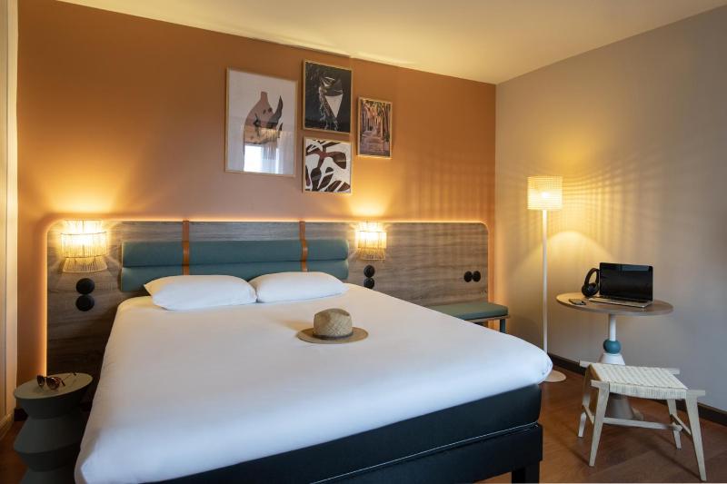 Standard Double Room image 1