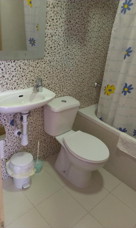Single Room with Private Bathroom image 3