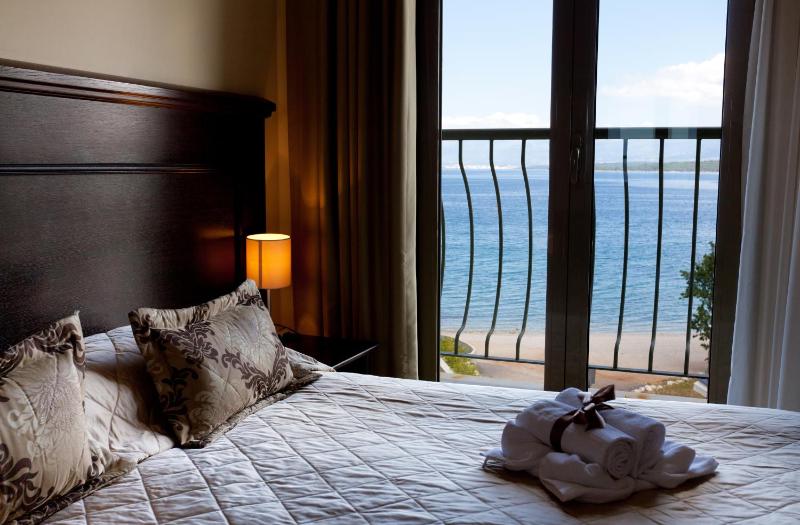 Family Suite (2 Adults + 2 Children) with Sea view image 3