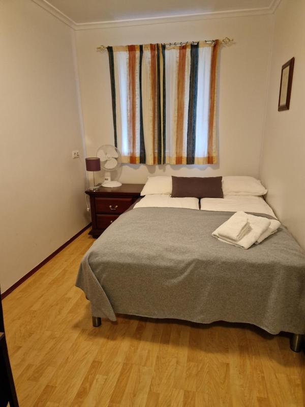 Small Double Room image 4