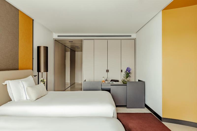 Premium Room with Marina View image 4