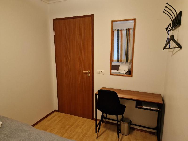 Small Double Room image 3