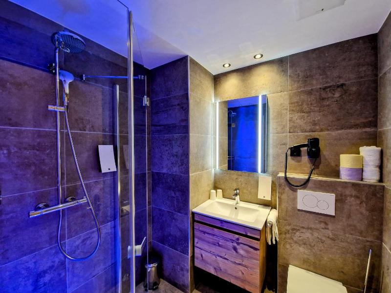 Deluxe Triple Room image 3