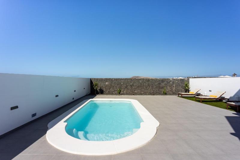Three-Bedroom Villa image 2