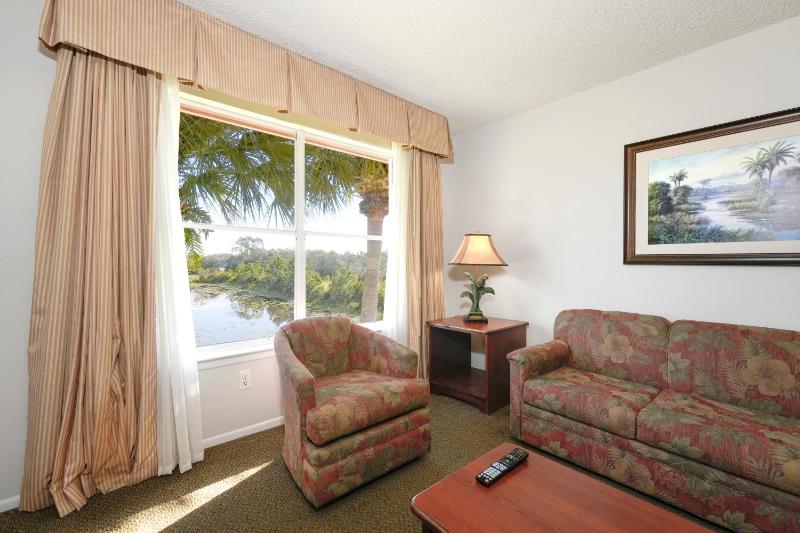 Deluxe One-Bedroom Suite with Balcony image 2