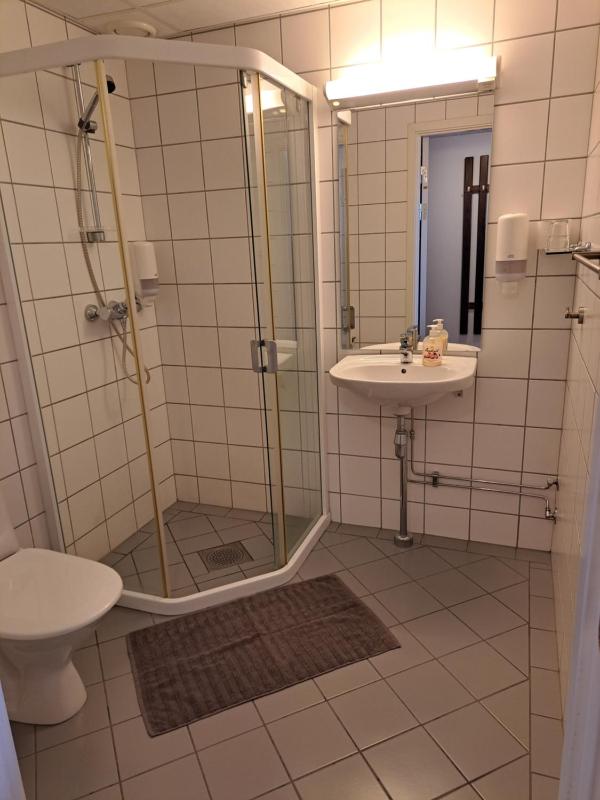 Single Room image 4