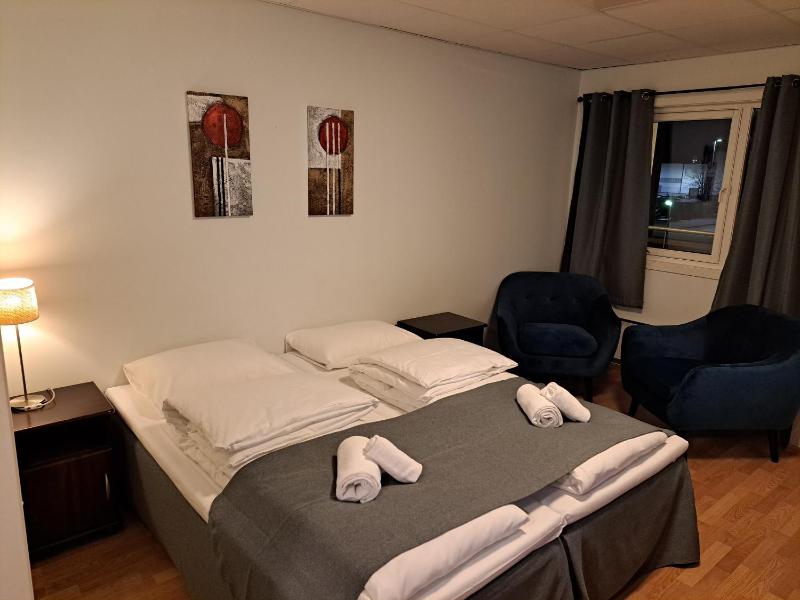 Twin Room image 2
