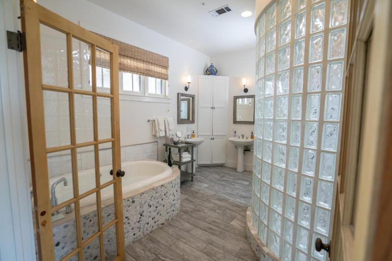 King Room - Michaelis Room image 4