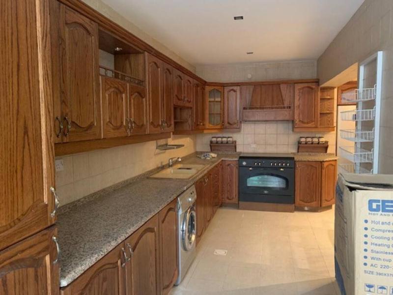 Charming Apartment in Shmeisani - image 16