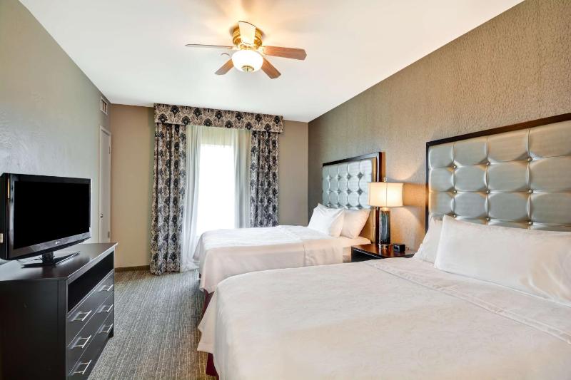 One-Bedroom Queen Suite with Two Queen Beds - Non-Smoking image 4
