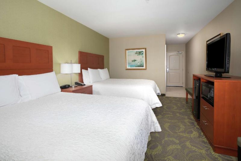 Room with Two Queen Beds - Non-Smoking image 2