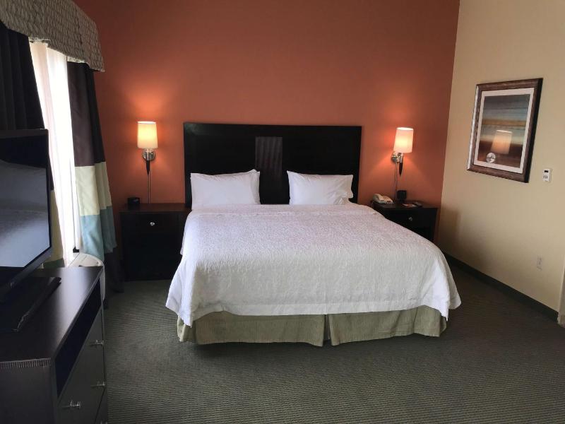 Deluxe King Room - Non-Smoking image 1