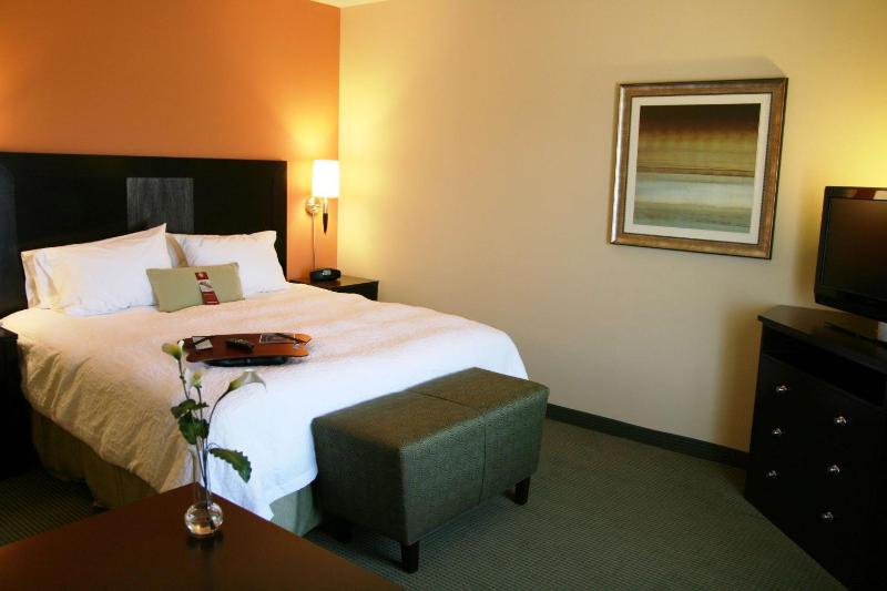 Deluxe King Room - Non-Smoking image 3