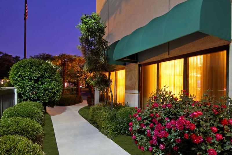 Hampton Inn Austin-South/Airport Area - image 4
