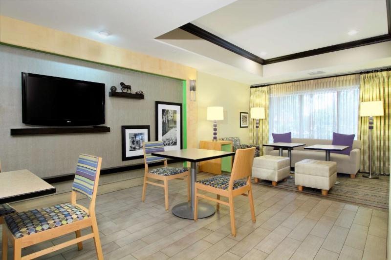 Hampton Inn Austin-South/Airport Area - image 6