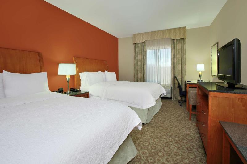 Room with Two Queen Beds - Non-Smoking image 4