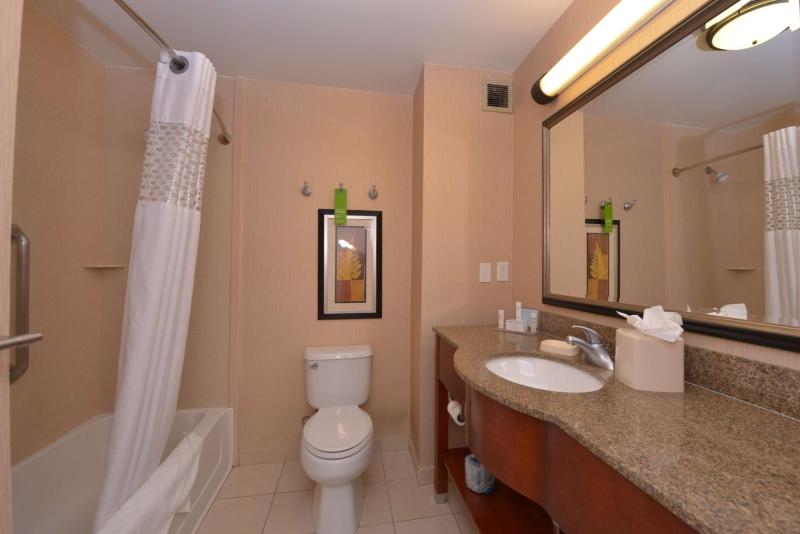 Room with Two Queen Beds - Non-Smoking image 4