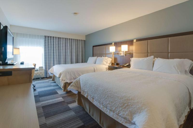 Room with Two Queen Beds - Non-Smoking image 3