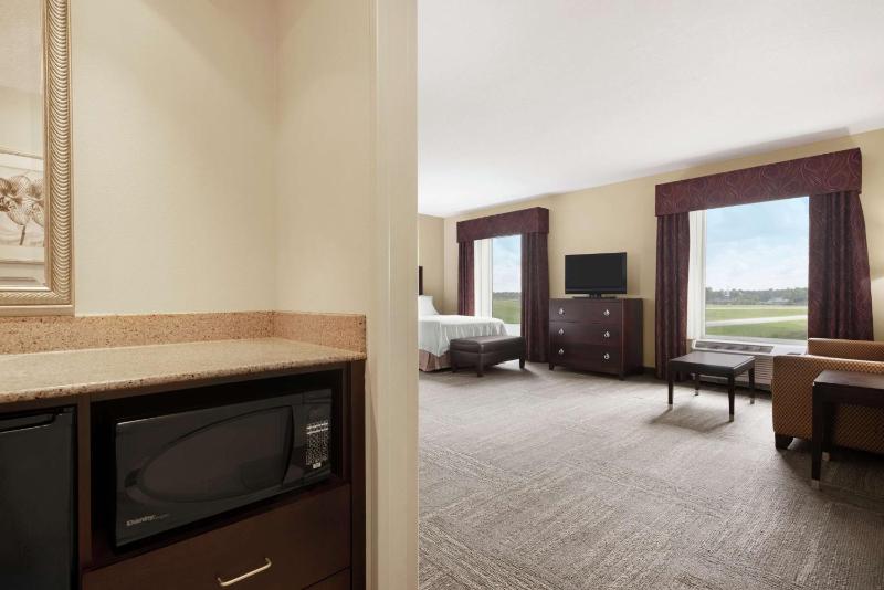 Queen Studio Suite with Two Queen Beds - Non-Smoking image 2