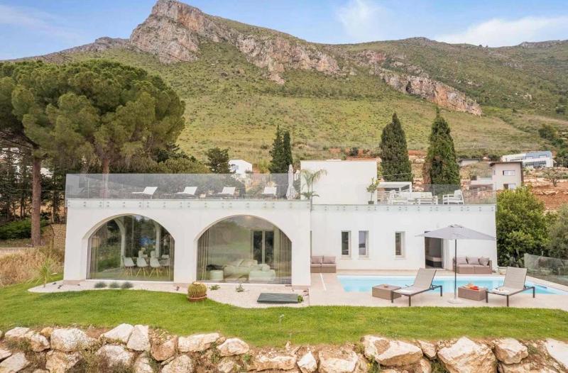 Curina Luxury Villa - Panoramic Pool Villa near Scopello - image 32