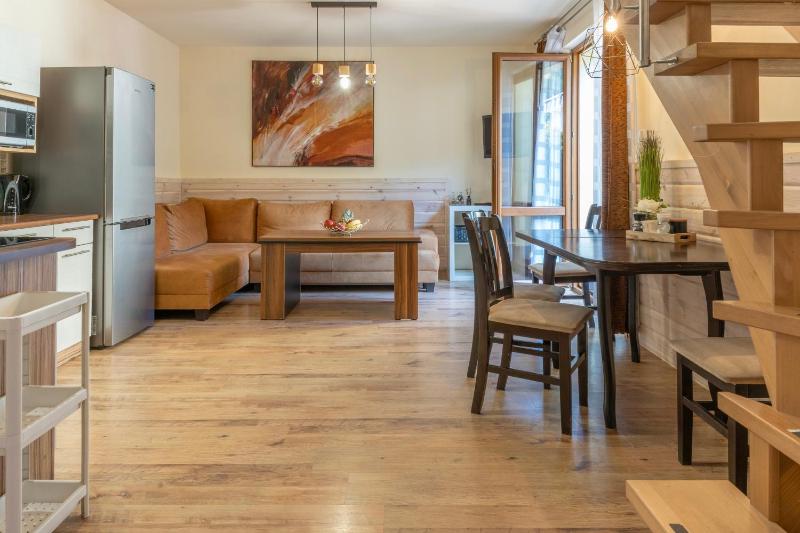 Large Two-Bedroom Apartment image 1