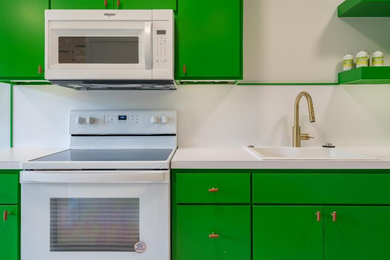 One-Bedroom Apartment image 4