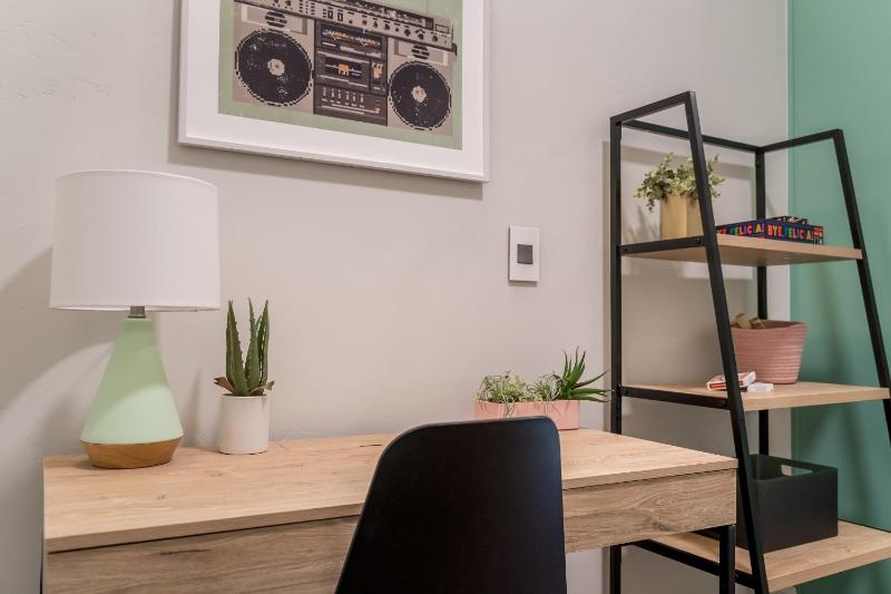 One-Bedroom Apartment image 4