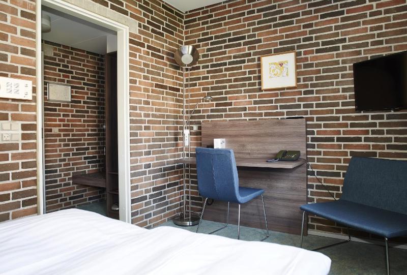 Standard Single Room image 2