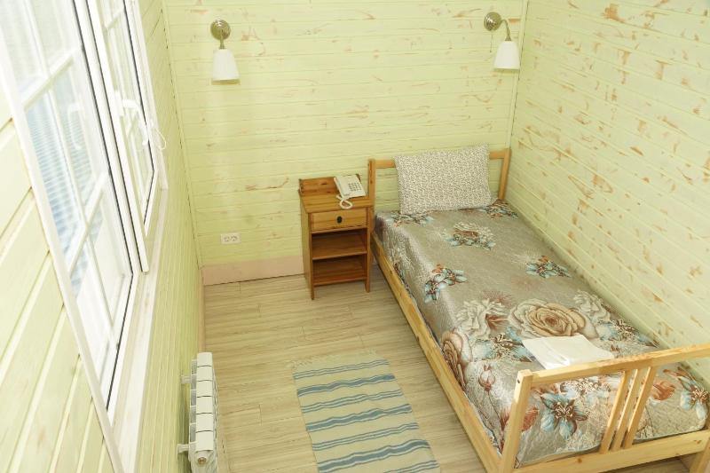 Standard Single Room image 3