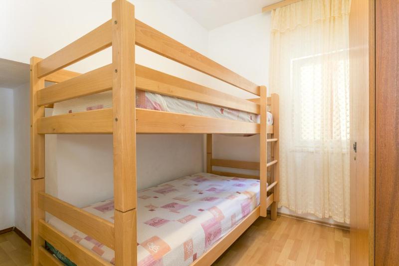 Apartments by the sea Brela Makarska - 18356 - image 35