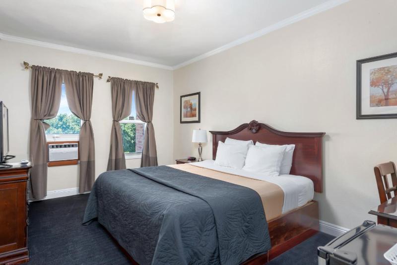 King Room image 1