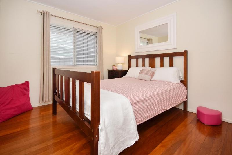 Golden Beach Escape | Family Fun & Pet Friendly - image 24
