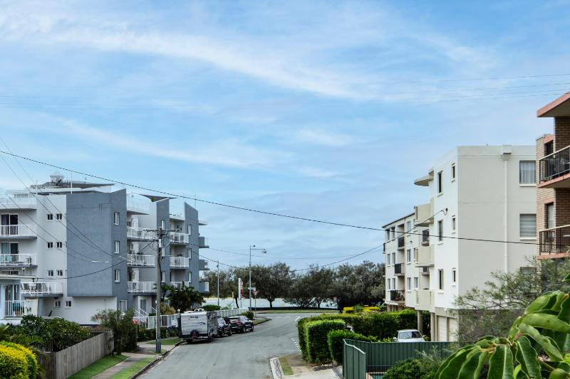 Golden Beach Escape | Family Fun & Pet Friendly - image 28